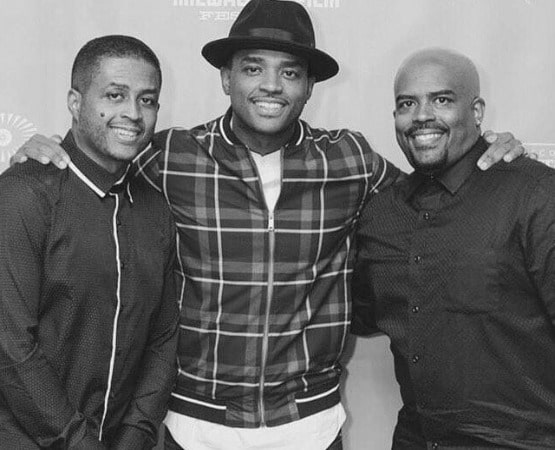 Picture of Larenz with his brother wearing black shirt 